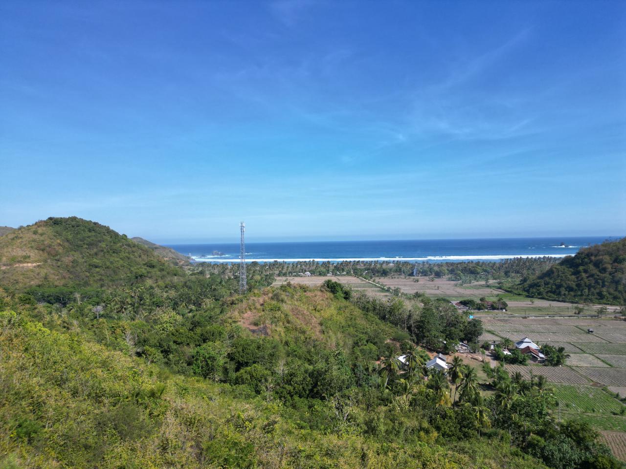 Sea View Hilltop Land in Tampah- 15,463 m²