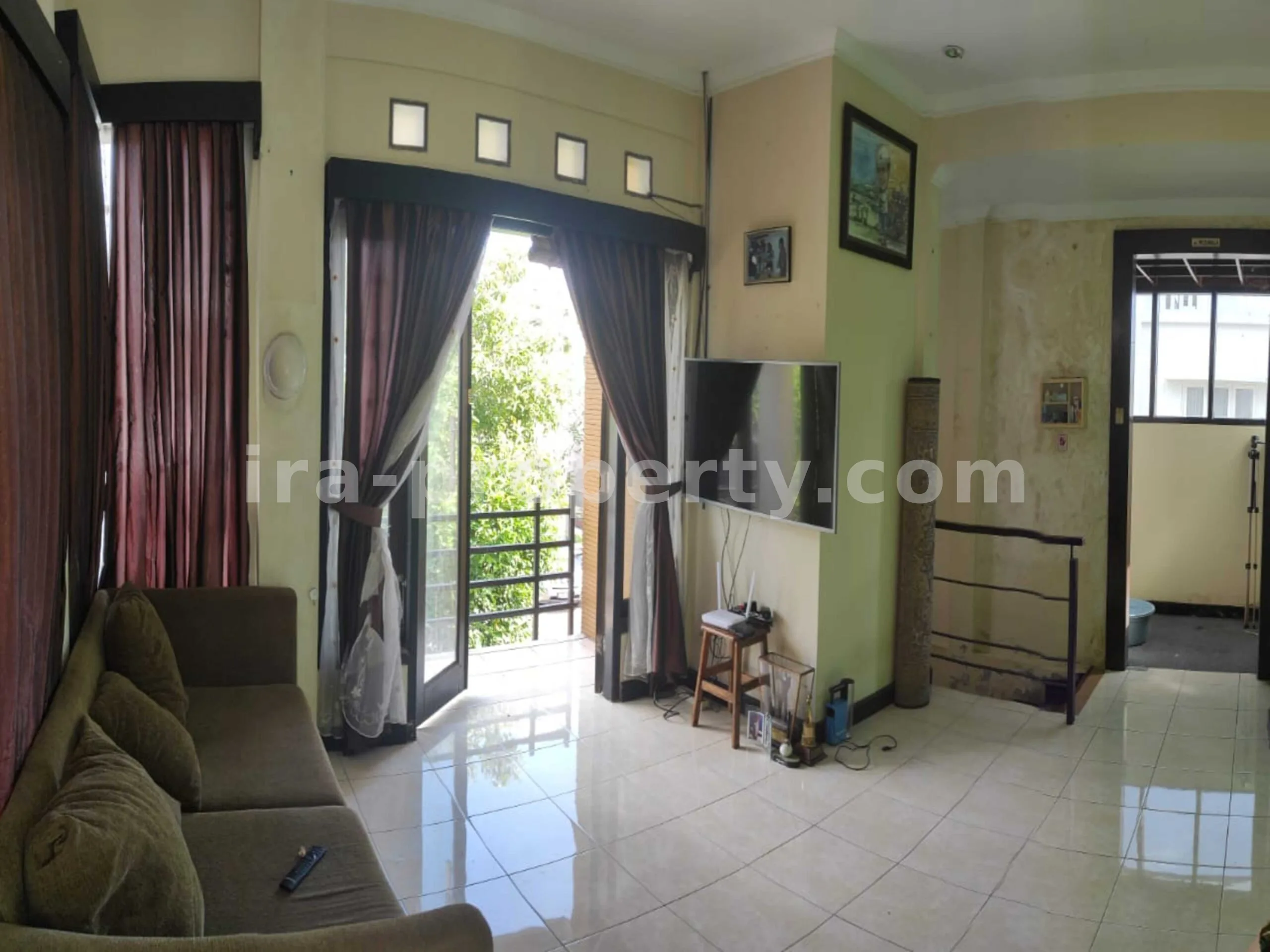 2-Story House in Meninting Regency