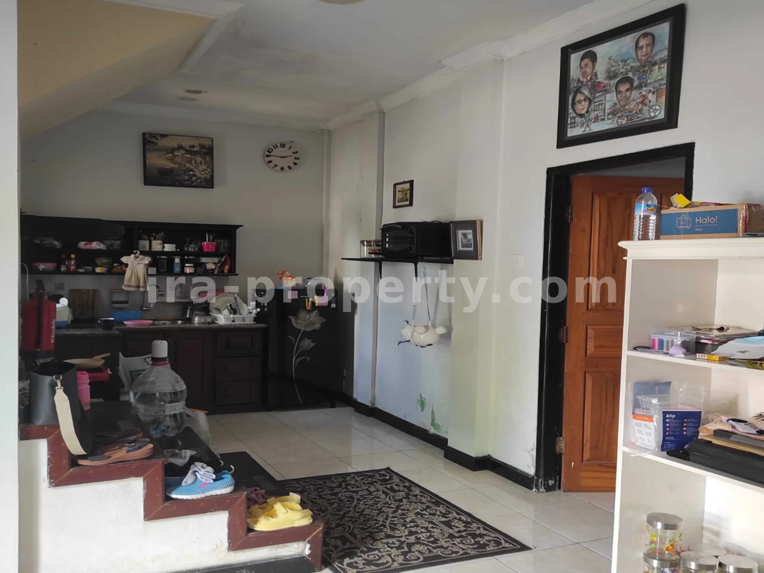 2-Story House in Meninting Regency
