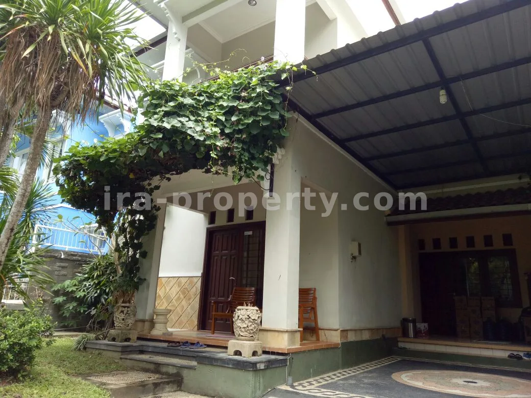 Charming Home for Sale in Senggigi Square