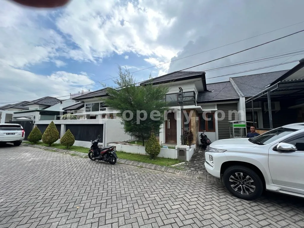 Modern Home for Sale in Elite Graha Majapahit Mataram