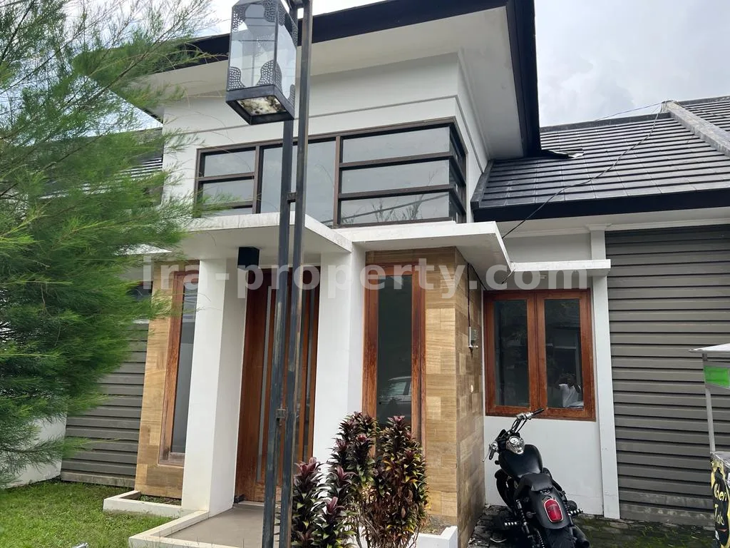 Modern Home for Sale in Elite Graha Majapahit Mataram