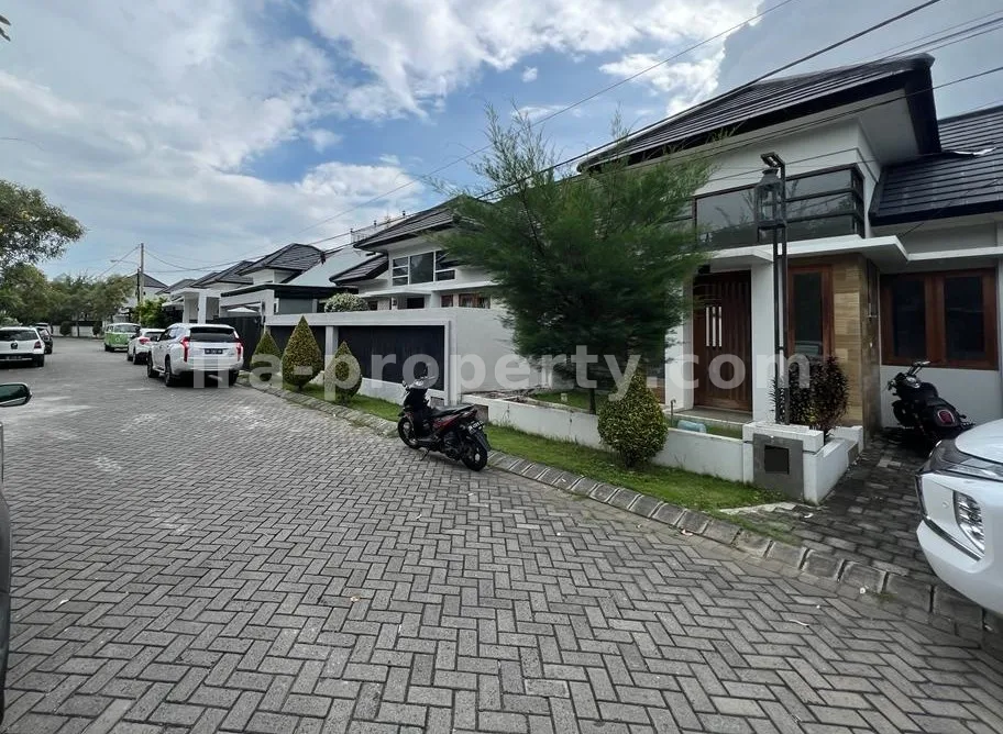 Modern Home for Sale in Elite Graha Majapahit Mataram