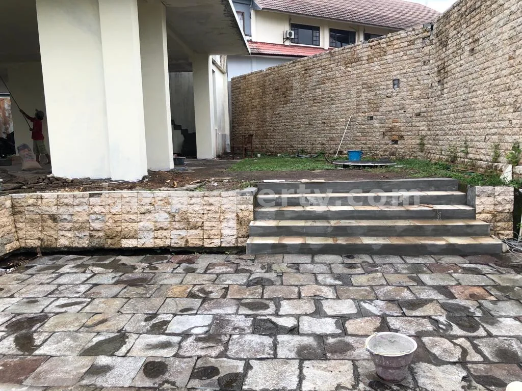 Luxury Beach View Villa in Central Senggigi