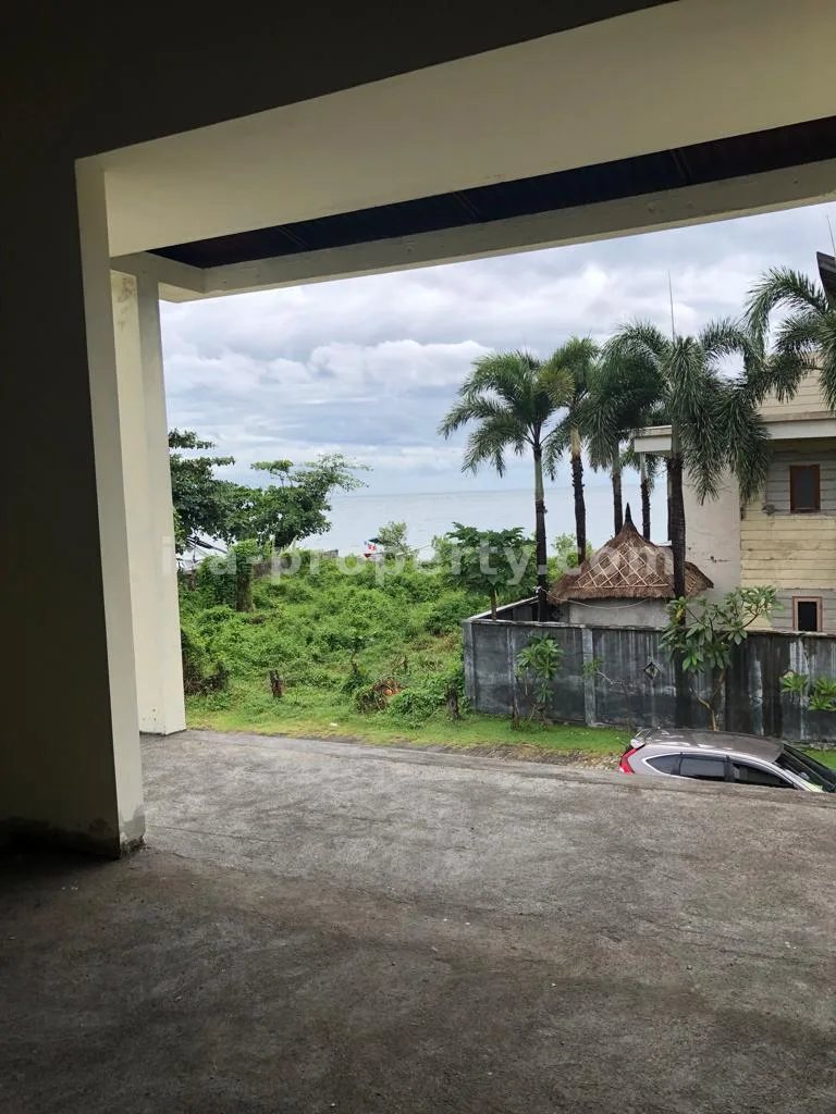 Luxury Beach View Villa in Central Senggigi