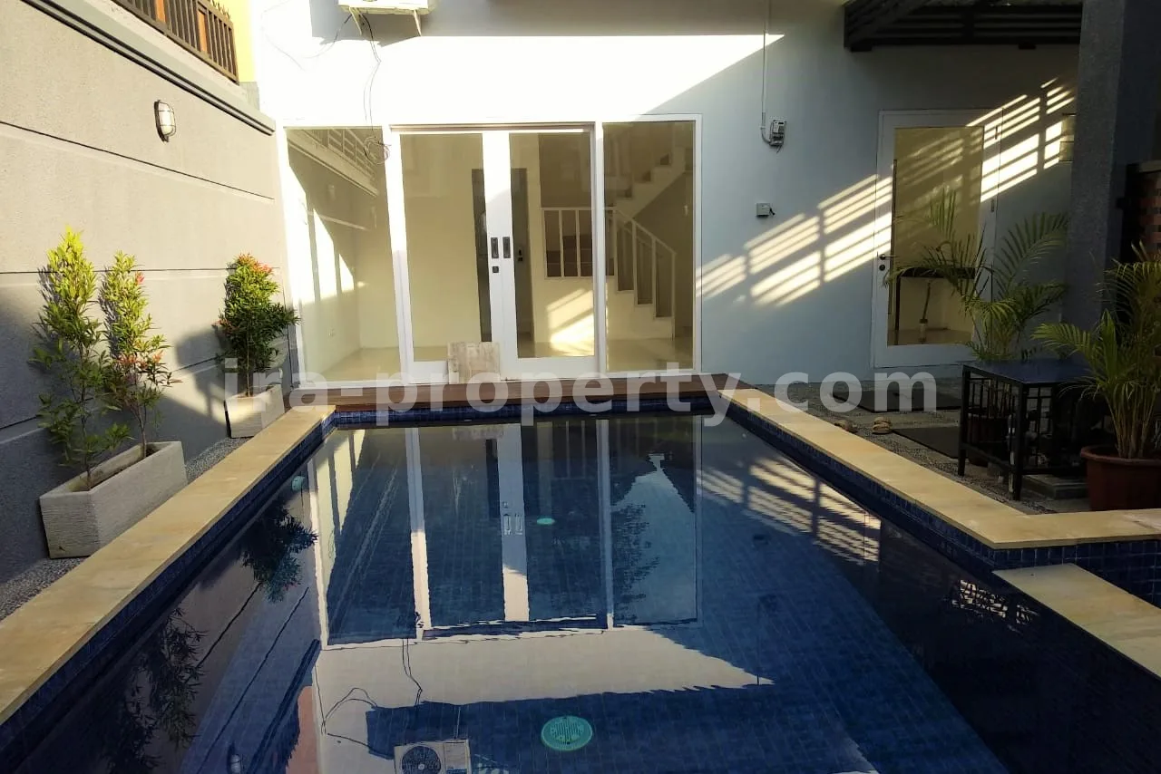 Charming Villa in Senggigi One Complex