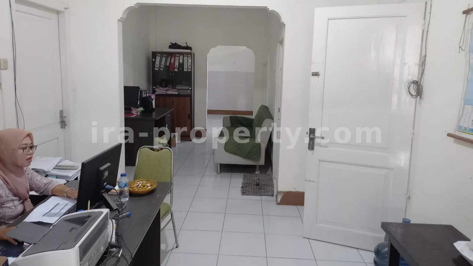Strategic House Near SMPN 1 Mataram