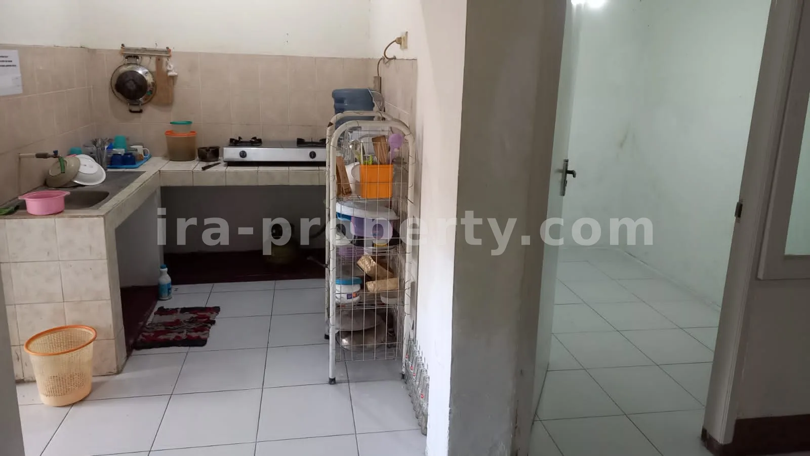 Strategic House Near SMPN 1 Mataram