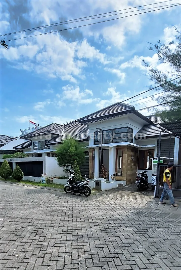 Modern Home for Sale in Elite Graha Majapahit Mataram