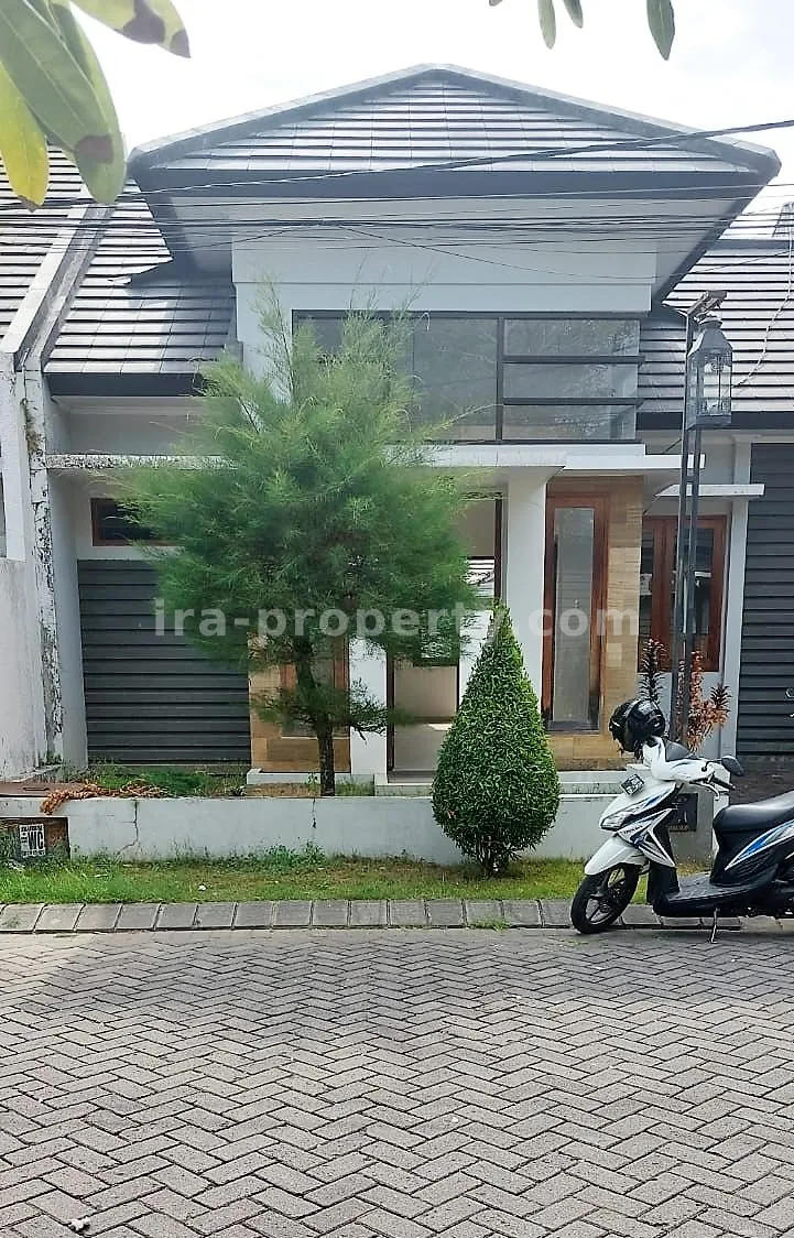 Modern Home for Sale in Elite Graha Majapahit Mataram