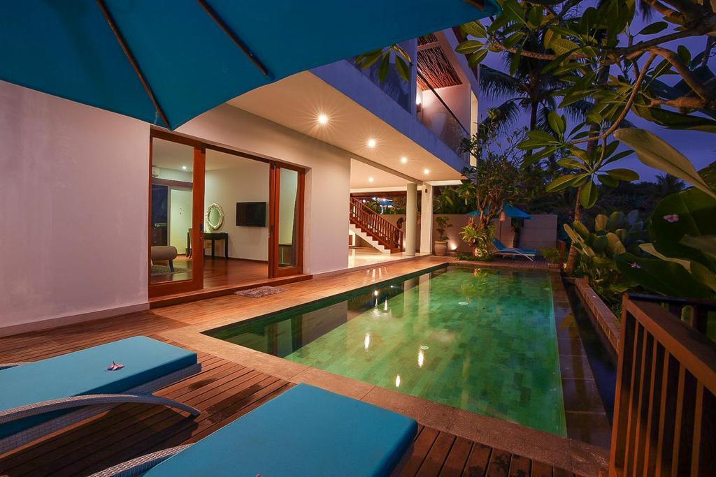Luxurious Seaside Villa for Sale Near Senggigi – Exceptional Ocean Views
