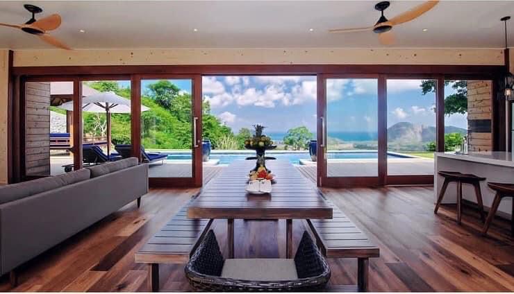 Luxurious Seaside Villa in Selong Selo Complex – Breathtaking Ocean Views