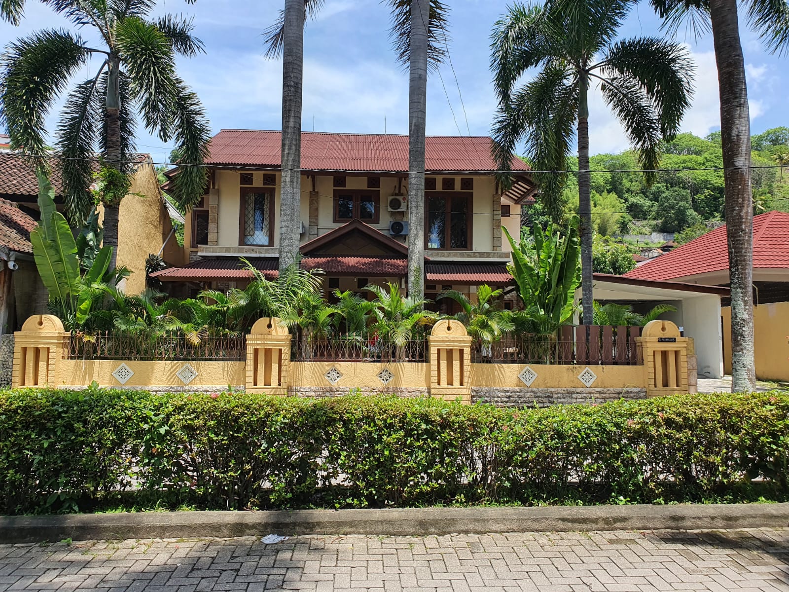 Elegant Villa in Green Valley, Central Senggigi