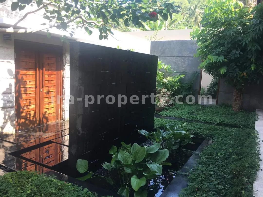 Luxurious Villa in Batu Layar Near Senggigi
