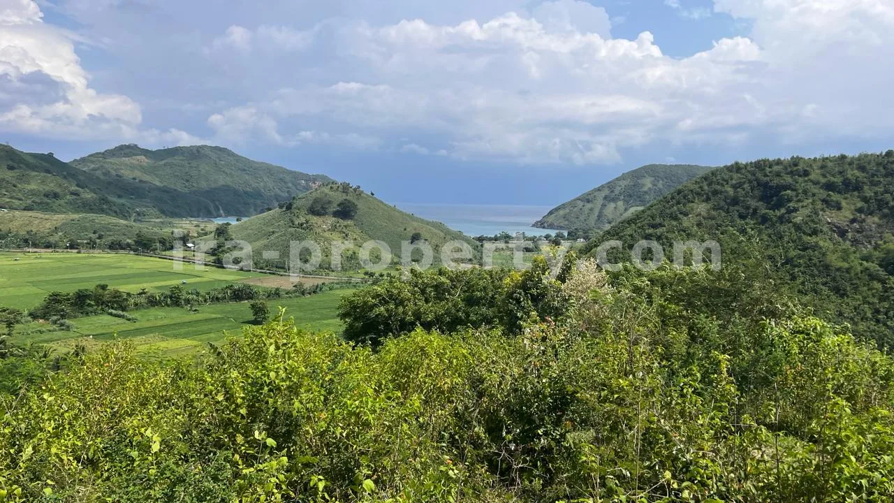 Sea View Land in Mawun, Kuta Mandalika (73.6 are)