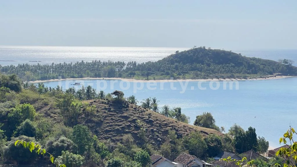 Land in Sekotong, West Lombok – Ocean and Gili View