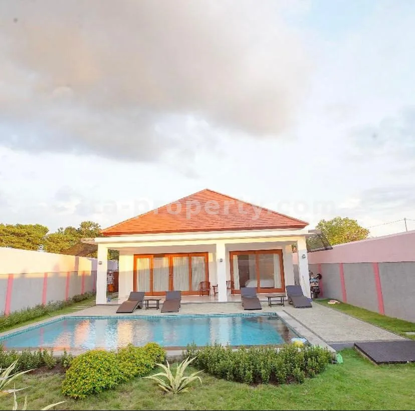 Beachside Villa for Sale in Montong – Batu Layar