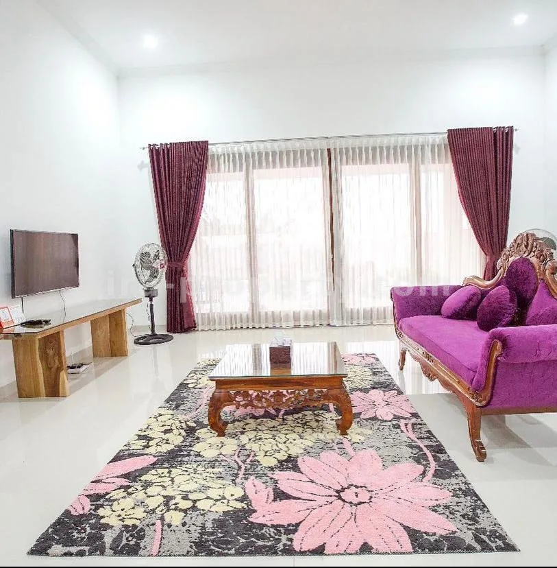 Beachside Villa for Sale in Montong – Batu Layar