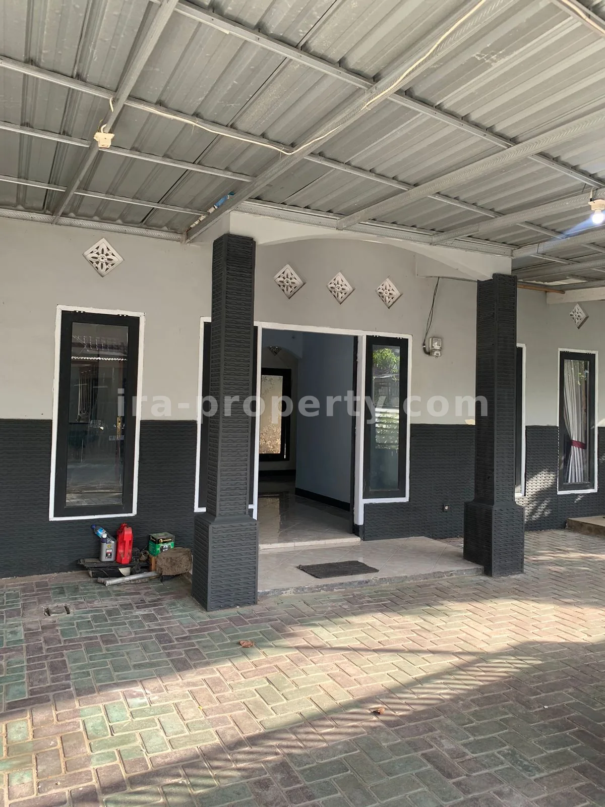 Spacious Family Home in Adisucipto Complex