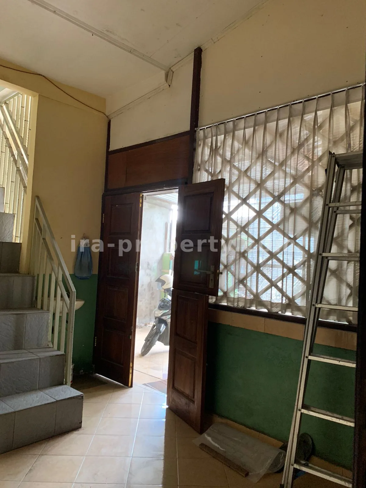 Spacious Family Home in Perumnas Complex