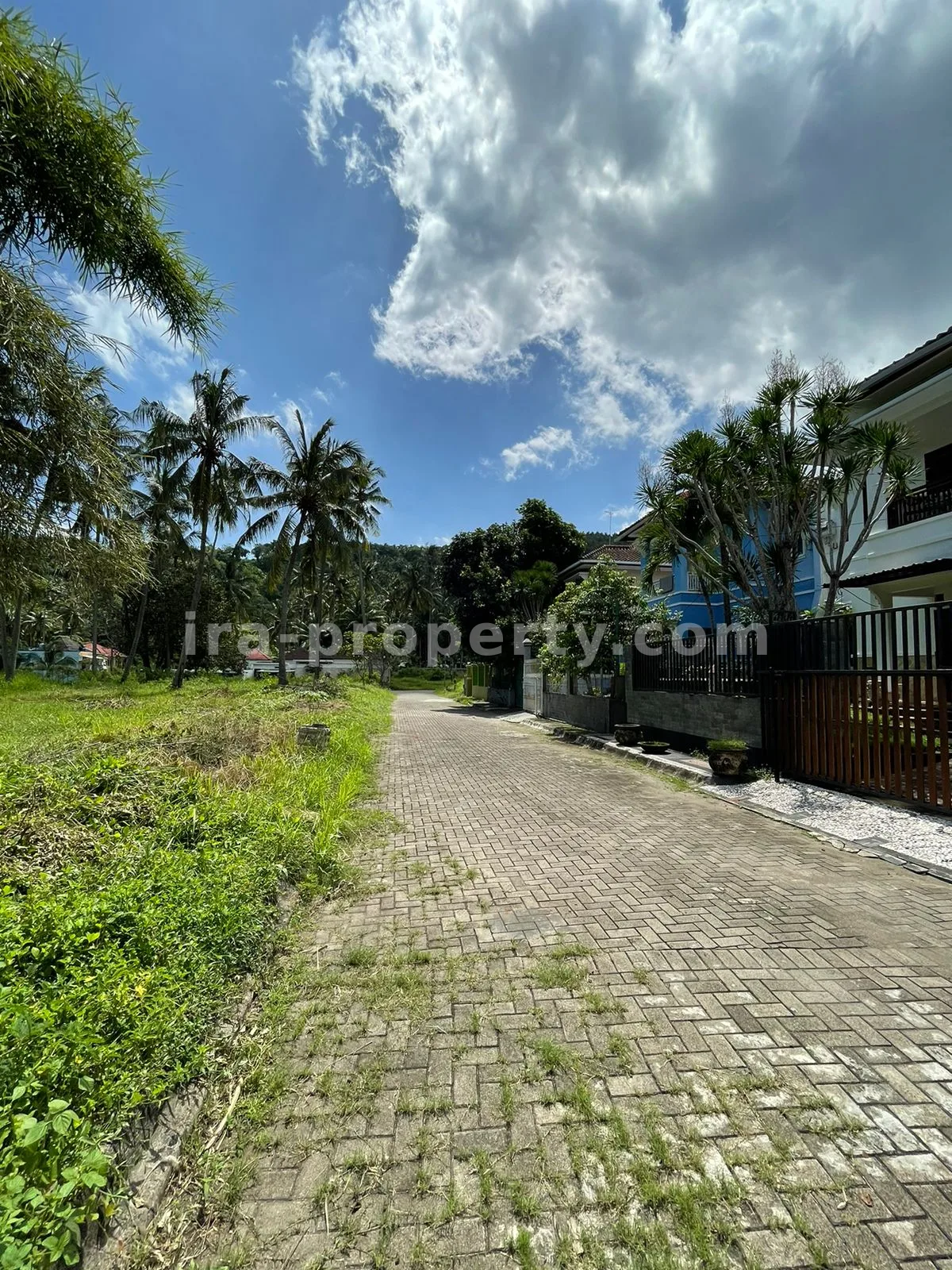 Charming Home for Sale in Senggigi Square