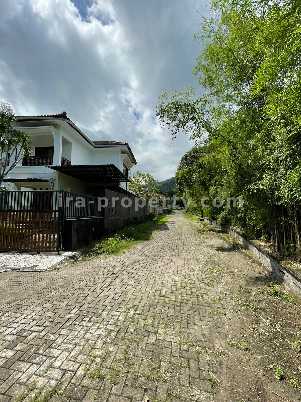 Charming Home for Sale in Senggigi Square