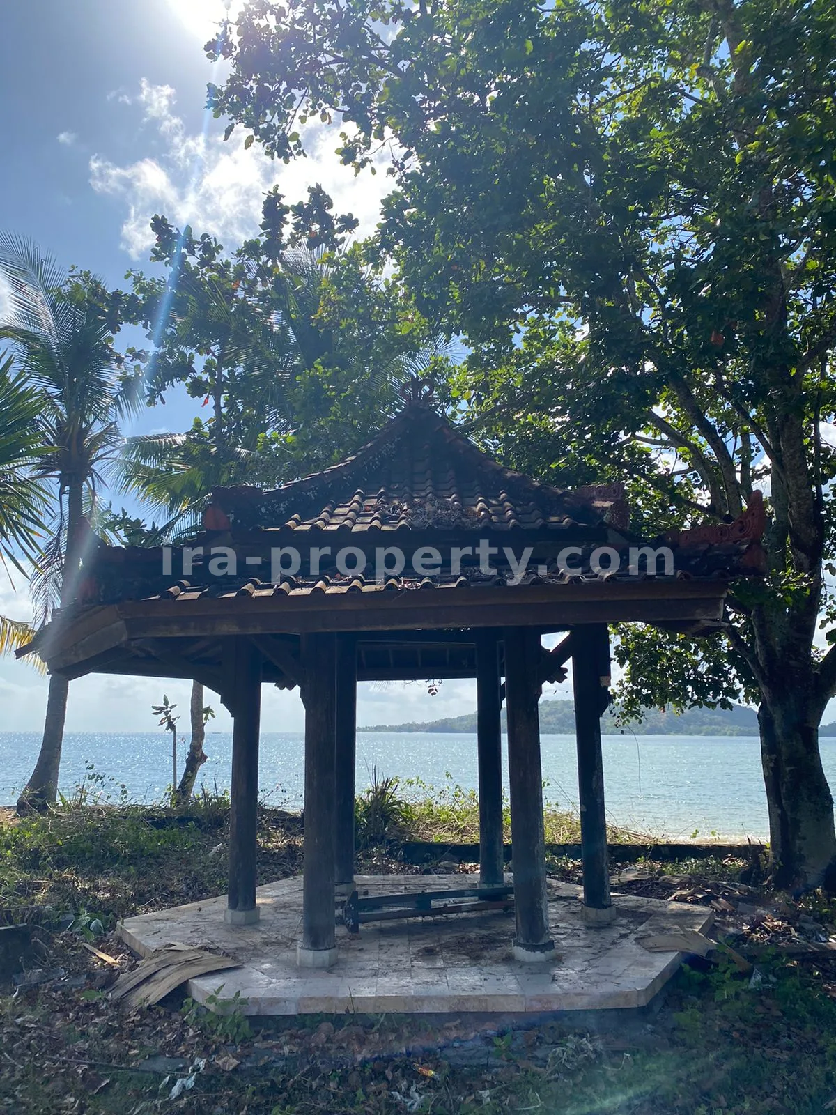 Exclusive Beachfront Land in Sekotong