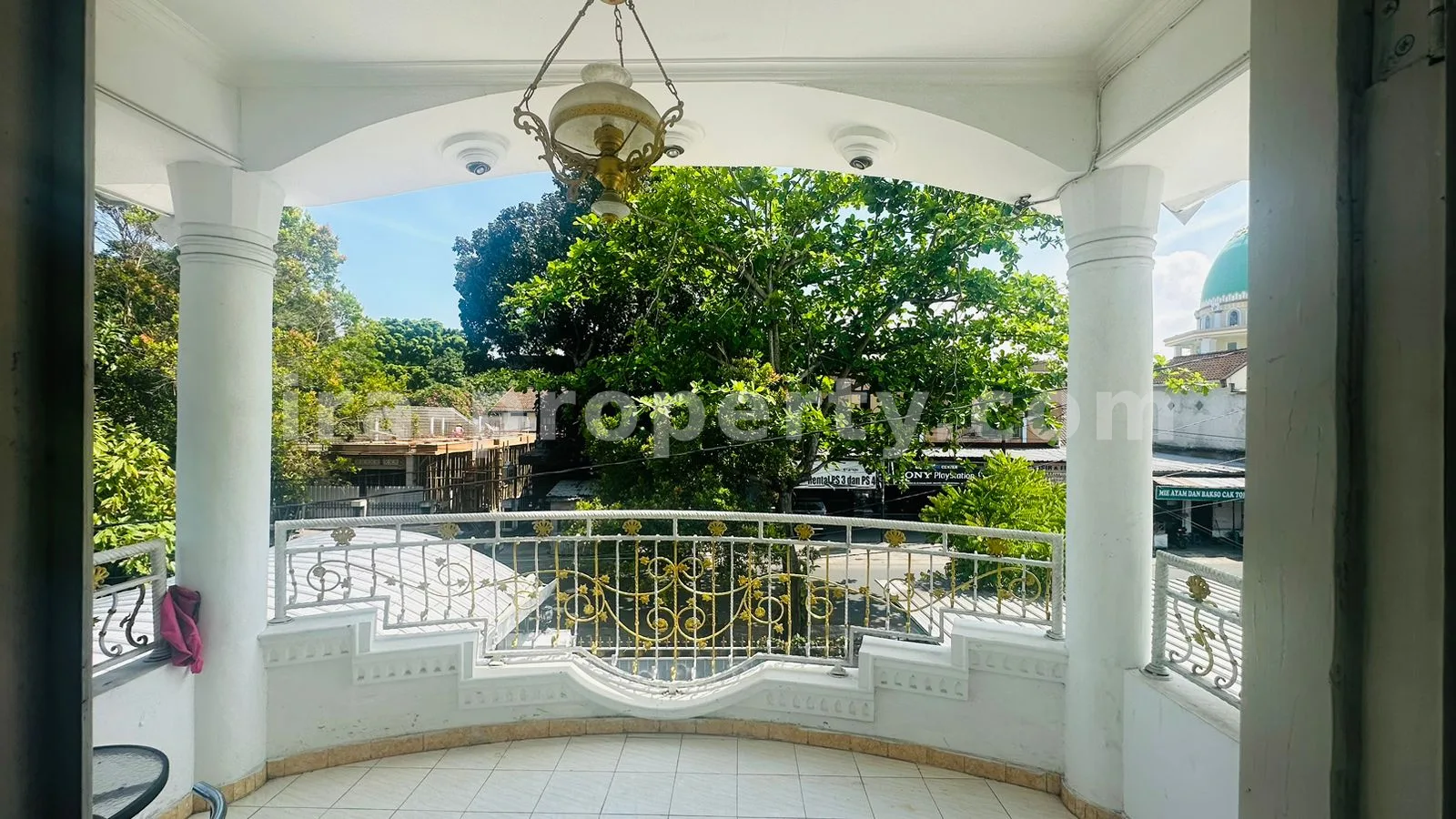 Luxurious House for Sale on the Main Road, Mataram