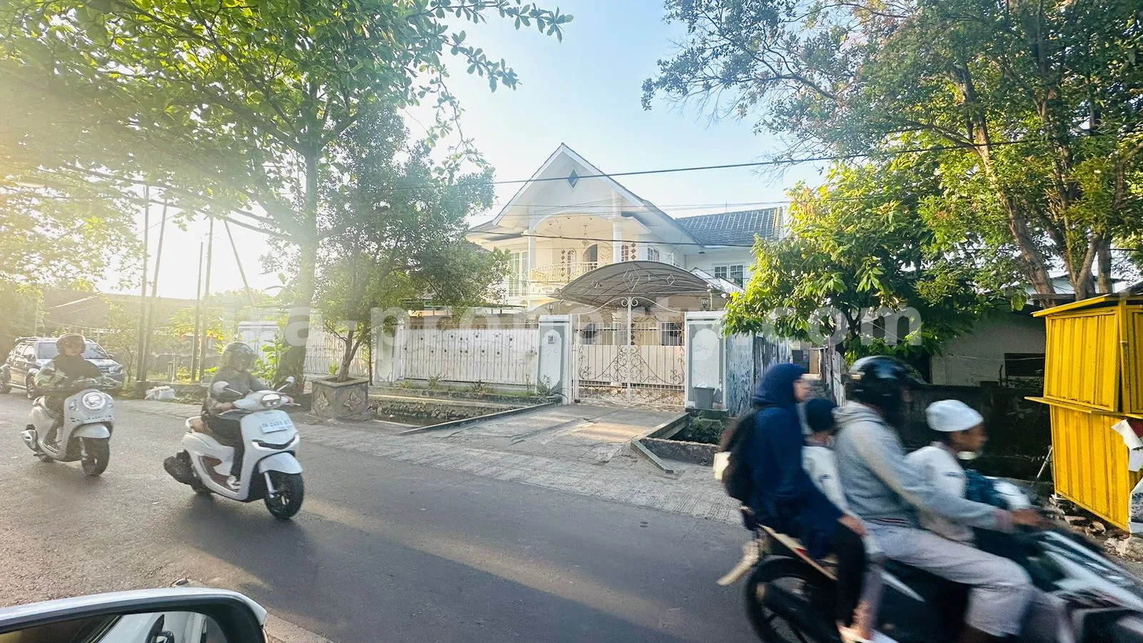 Luxurious House for Sale on the Main Road, Mataram