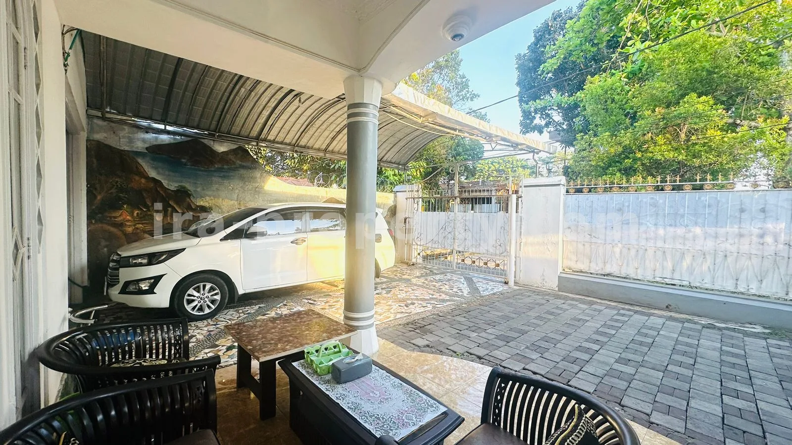Luxurious House for Sale on the Main Road, Mataram