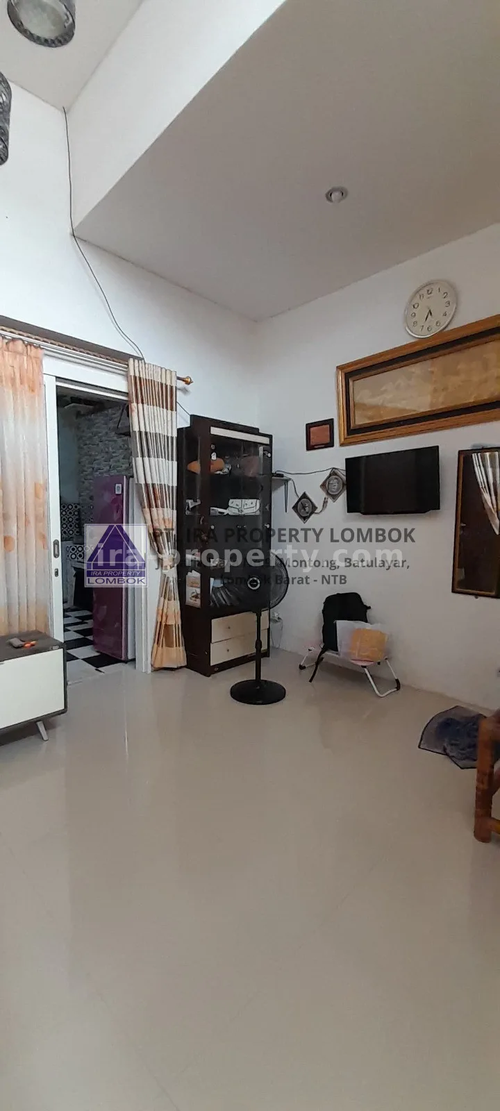 Minimalist House in Lingkar Harmoni