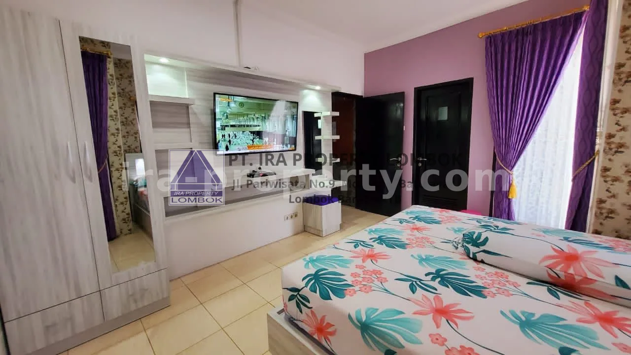 Modern Minimalist House in Meninting Regency
