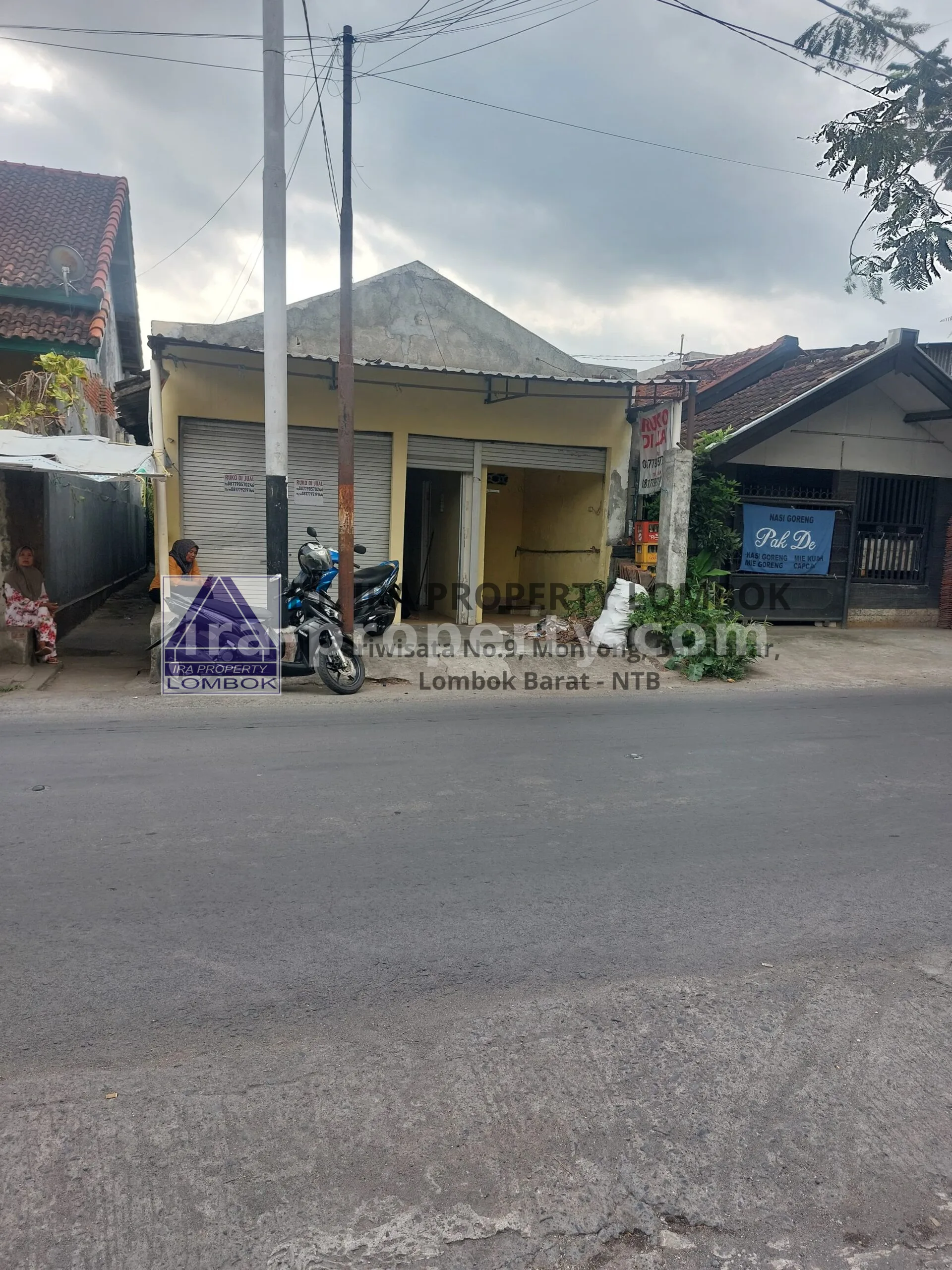 Commercial Shop on Main Road in Ampenan Utara