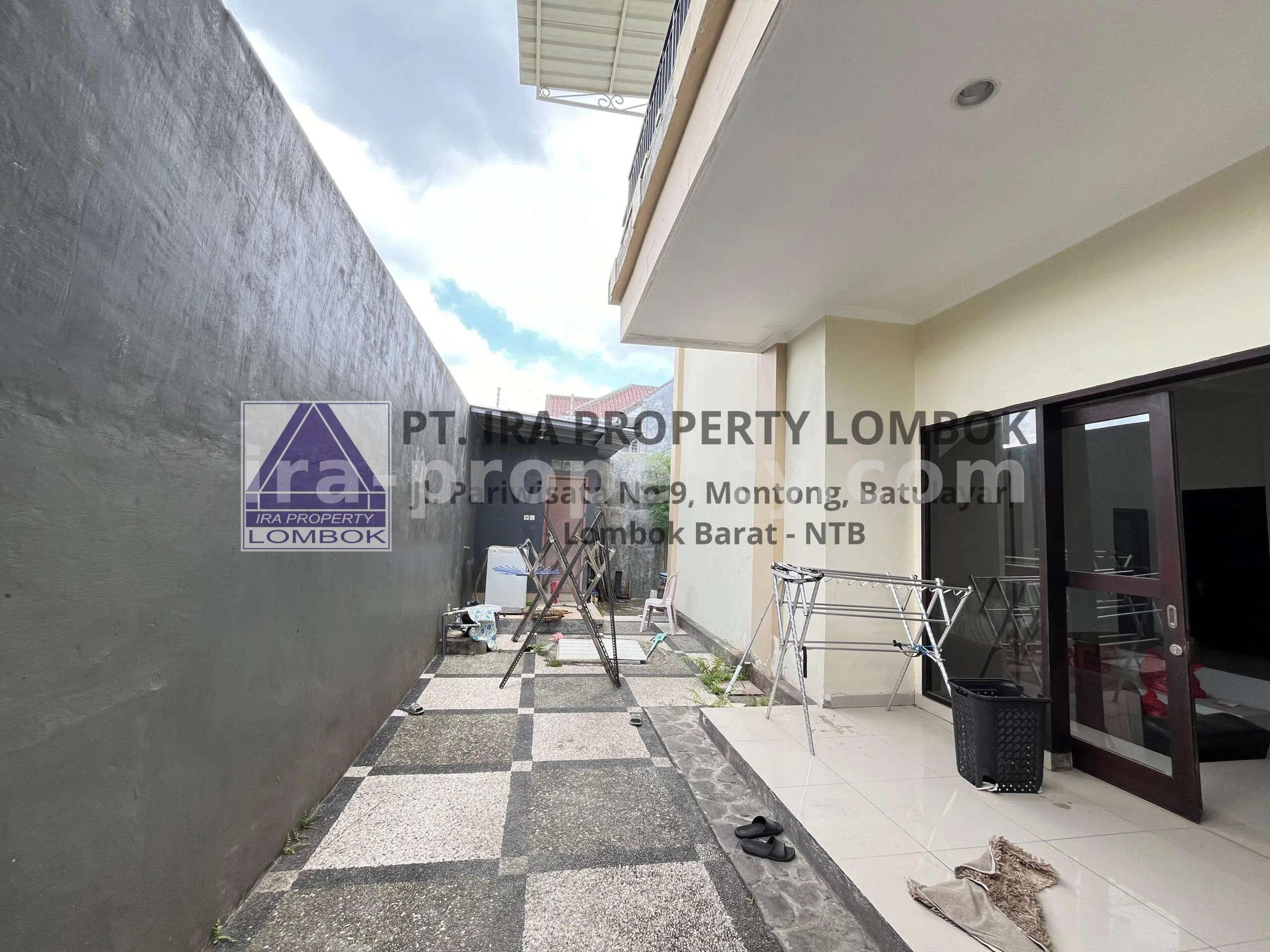 New Modern House for Sale in Secure Complex – Central Mataram