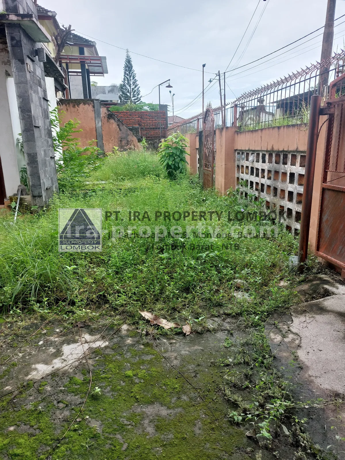 Strategic Home in Taman Baru Complex Near Mall Epicentrum, Mataram