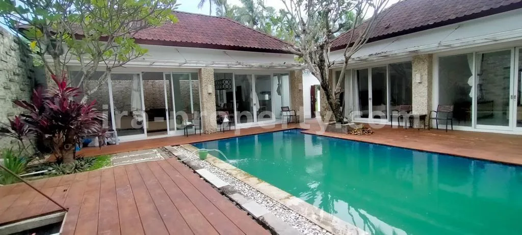 Villa with Private Pool in Central Senggigi, West Lombok