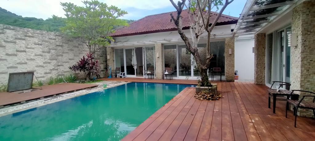 Villa with Private Pool in Central Senggigi, West Lombok