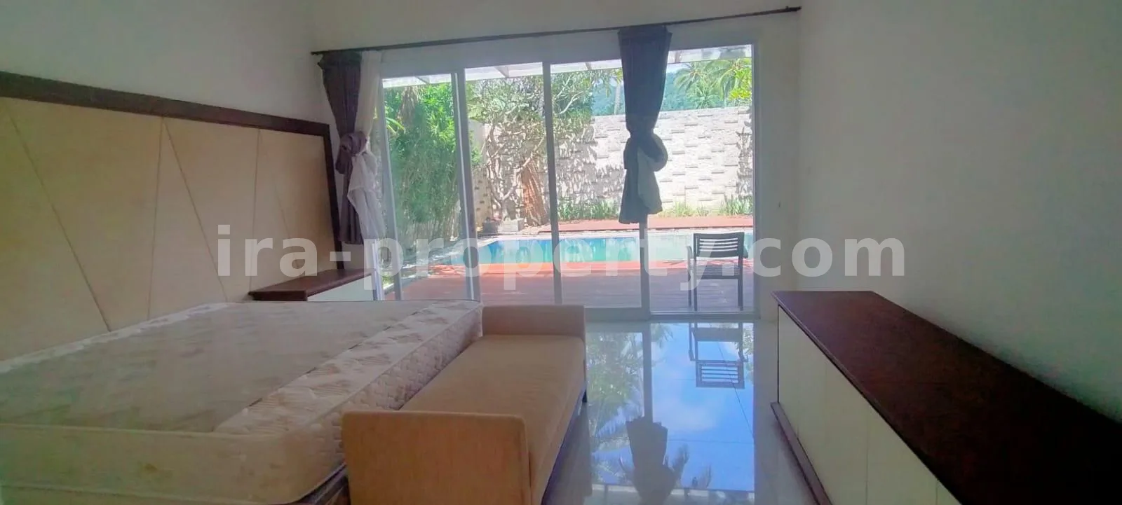Villa with Private Pool in Central Senggigi, West Lombok