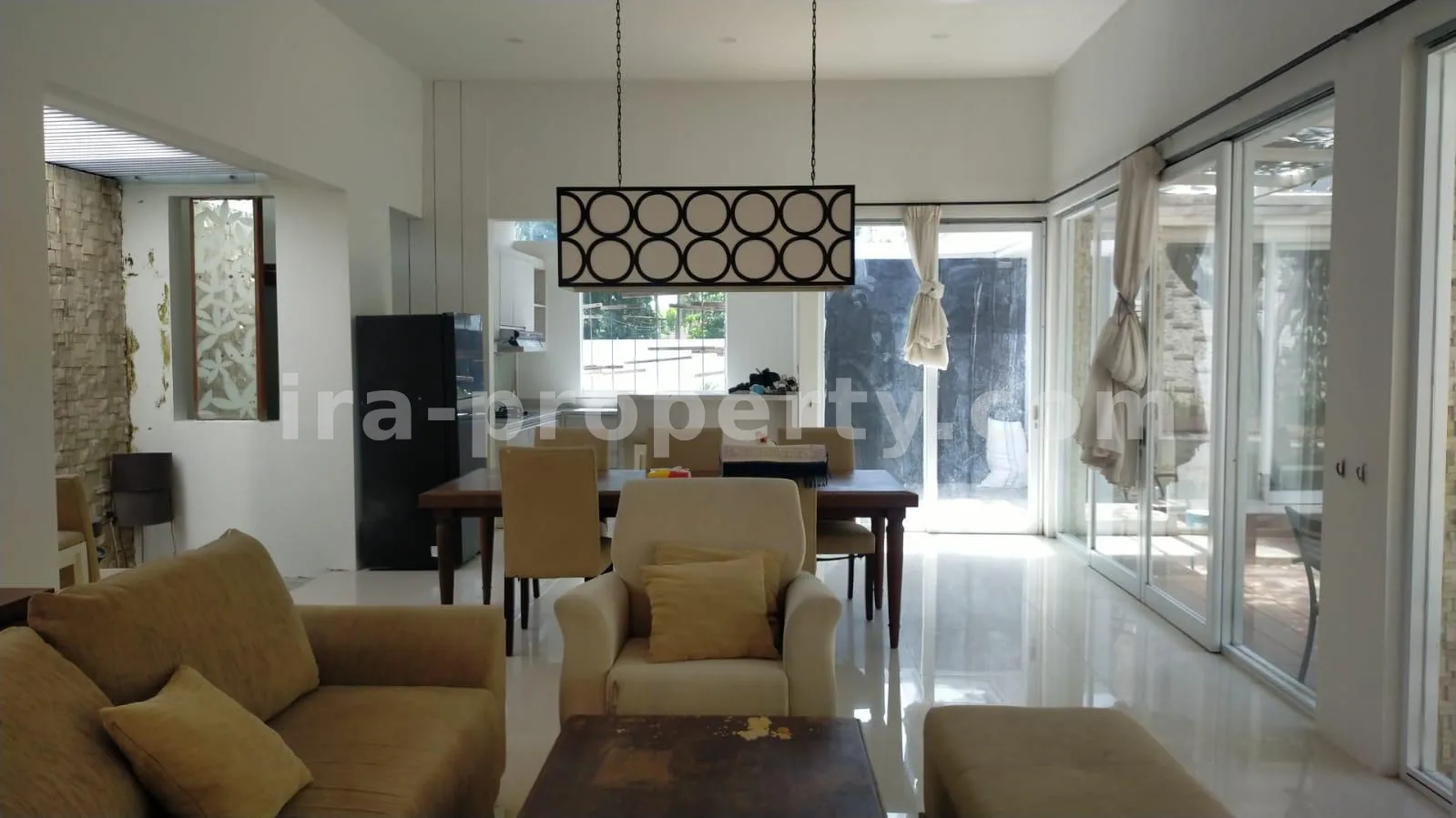 Villa with Private Pool in Central Senggigi, West Lombok