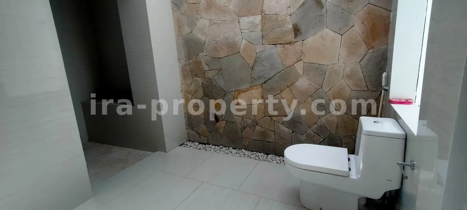 Villa with Private Pool in Central Senggigi, West Lombok