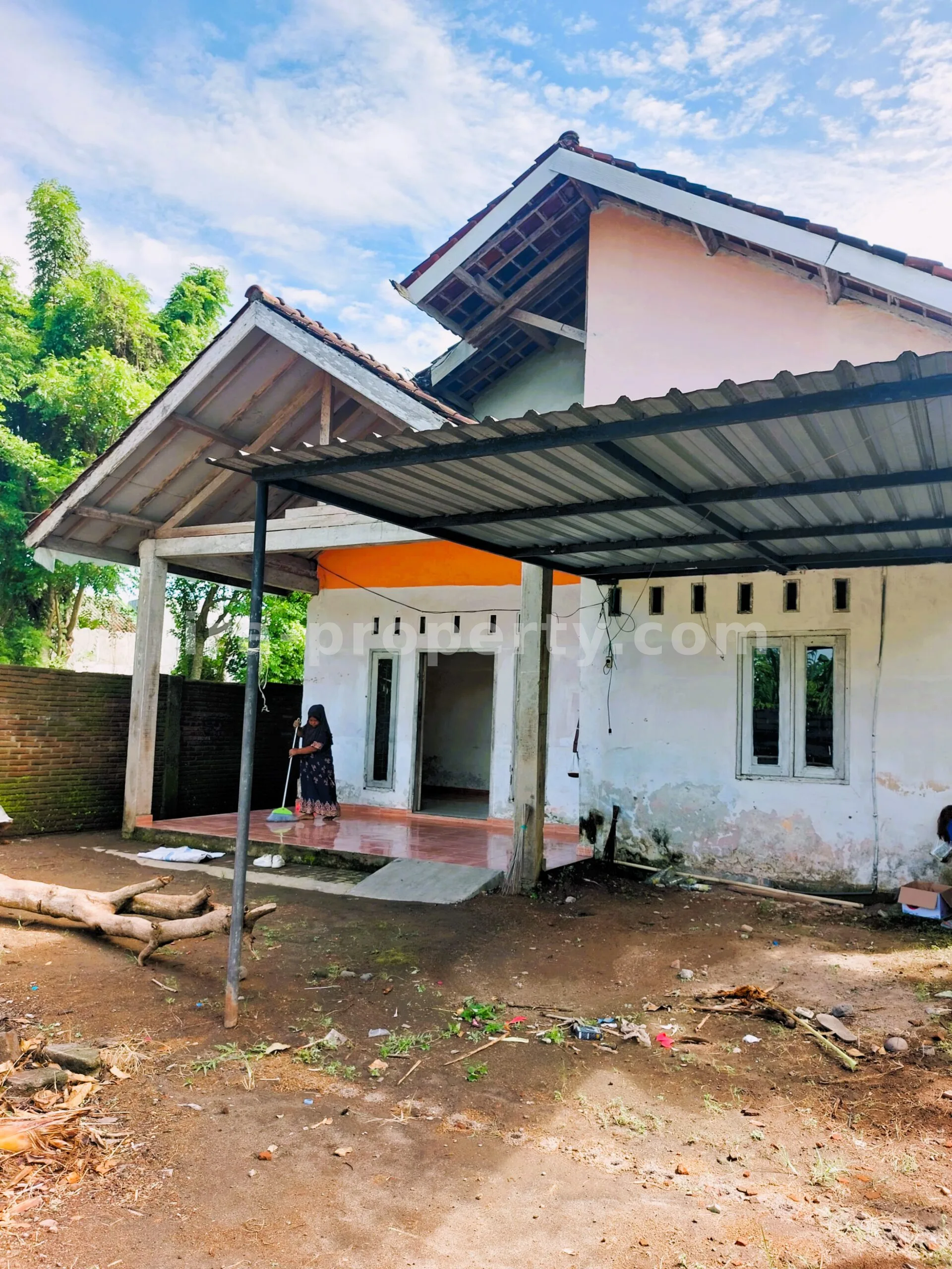 House for Sale in Ireng Jatisela, West Lombok