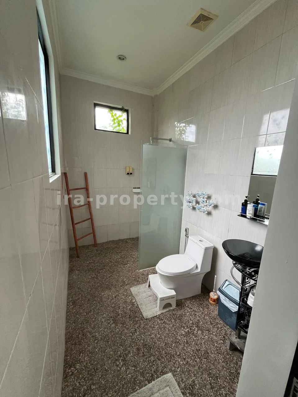 Villa for Sale in Central Senggigi, West Lombok