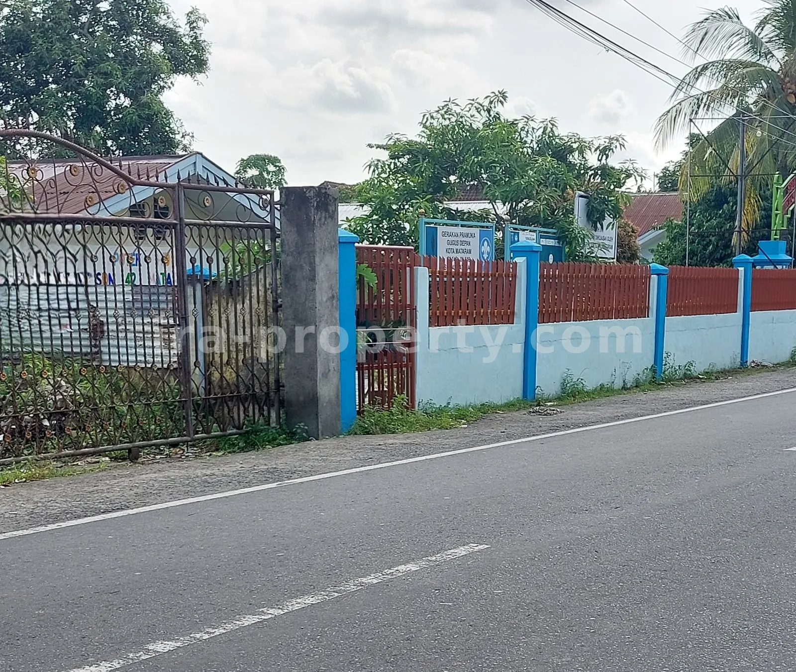 Land for Sale in Main Road Mataram