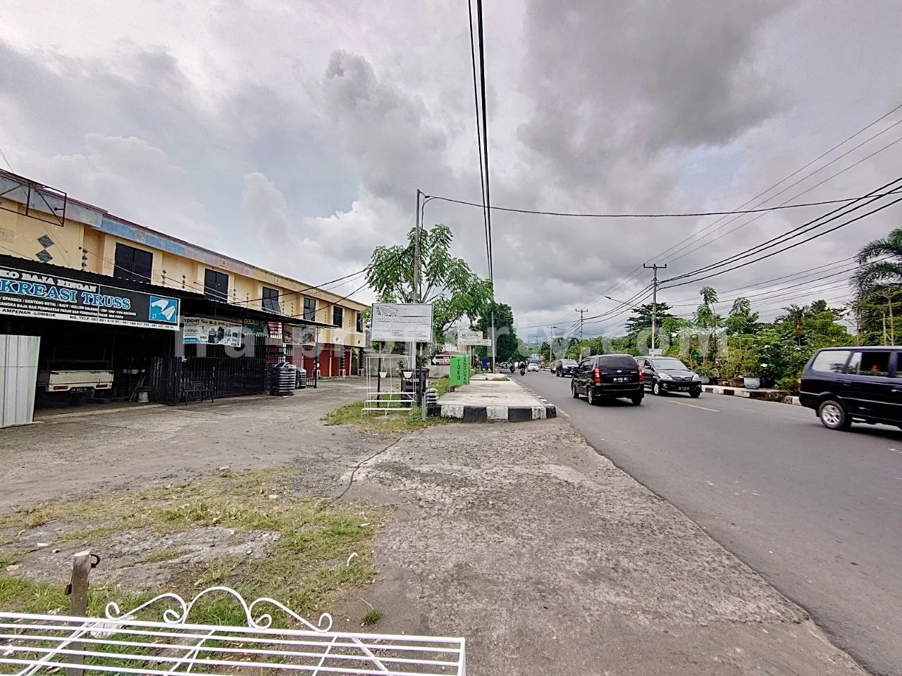 Shophouse (Ruko) in Ampenan, Mataram