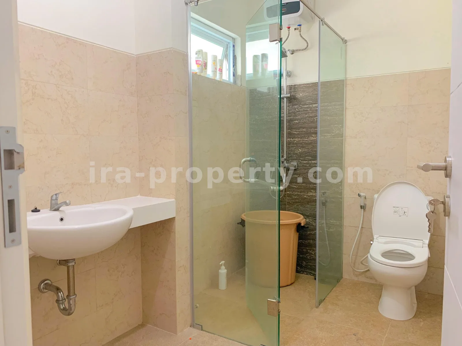 House for Sale with Private Pool in Sweta, Mataram