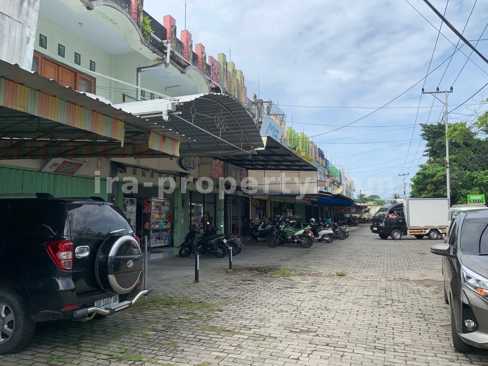 Commercial Shophouse for Sale in Adisucipto, Mataram