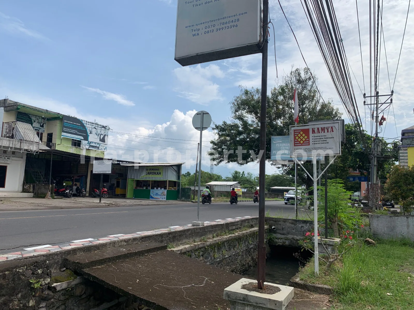 Commercial Shophouse for Sale in Adisucipto, Mataram