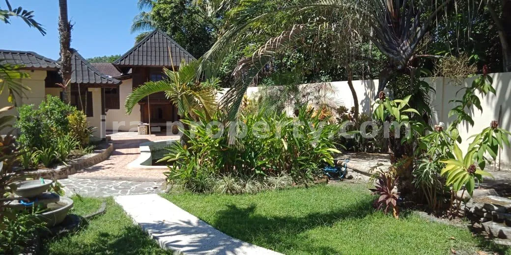 Villa for Sale with Private Pool in Gunung Sari, West Lombok