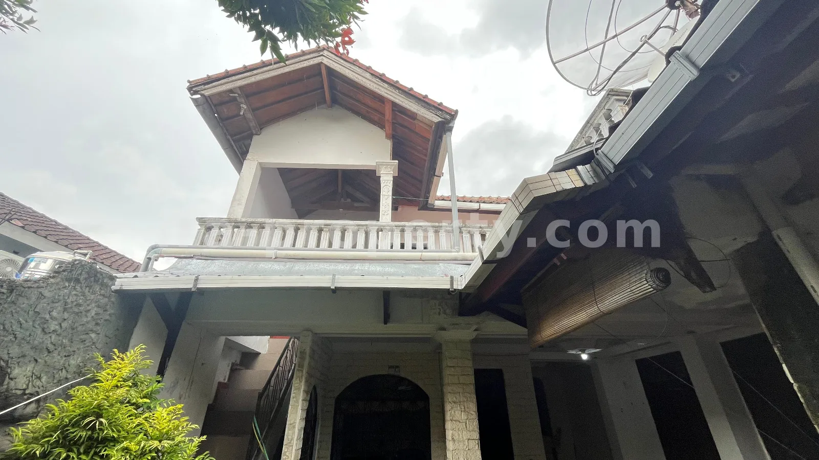 Spacious Home for Sale in Kekalik near Mataram University, Mataram