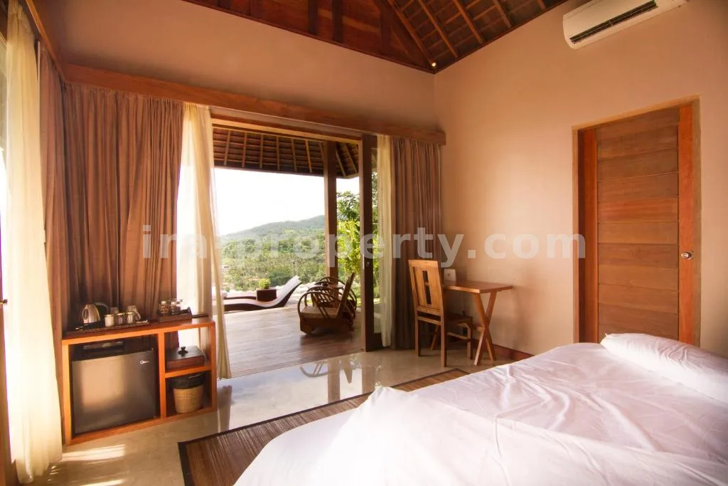 Luxury Villa with Stunning Sea View in Hill, Batulayar, West Lombok